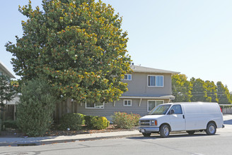 1806 Higdon Ave in Mountain View, CA - Building Photo - Building Photo