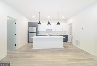 260 Martha Dr in Athens, GA - Building Photo - Building Photo