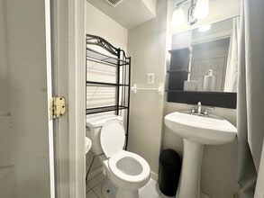 6037 Meyers Landing Ct in Burke, VA - Building Photo - Building Photo