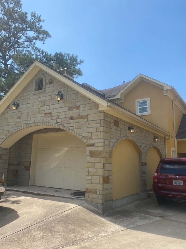 305 Hughes Rd, Unit #1