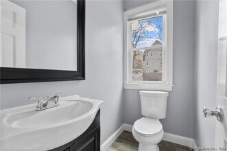 76 Shelton Ave in New Haven, CT - Building Photo - Building Photo