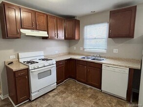 3574 Irene St in Inkster, MI - Building Photo - Building Photo