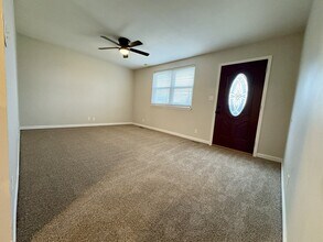 581 Needmore Rd in Clarksville, TN - Building Photo - Building Photo