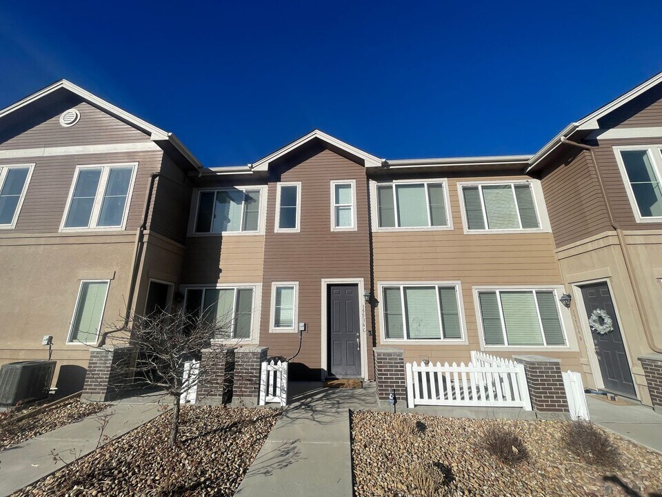15536 W 64th Loop in Arvada, CO - Building Photo