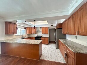 2308 Henrietta Ave in La Crescenta, CA - Building Photo - Building Photo