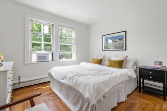 305-307 Cabot in Newton, MA - Building Photo - Interior Photo