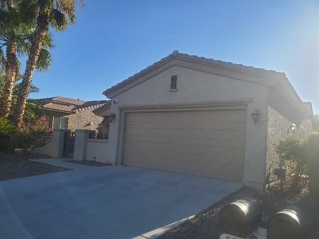 5049 Alfingo St in Las Vegas, NV - Building Photo - Building Photo