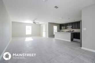 127 Tulip Ln in Poinciana, FL - Building Photo - Building Photo