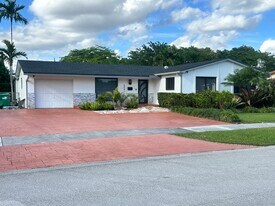 10401 SW 93rd St in Miami, FL - Building Photo