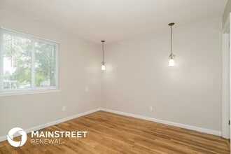 1215 Dawn Valley Dr in Maryland Heights, MO - Building Photo - Building Photo