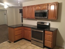 720 N Main Ave, Unit Upstairs