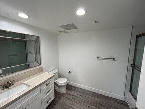 14915 Roscoe Blvd in Los Angeles, CA - Building Photo - Building Photo