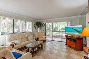 563 Brackenwood Pl in Palm Beach Gardens, FL - Foto de edificio - Building Photo