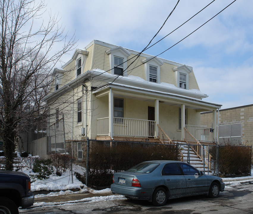 100 Spruce St in Stamford, CT - Foto de edificio