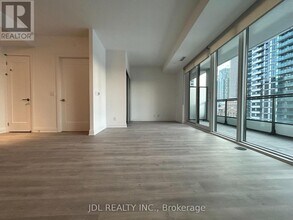 65 Broadway Ave in Toronto, ON - Building Photo - Building Photo