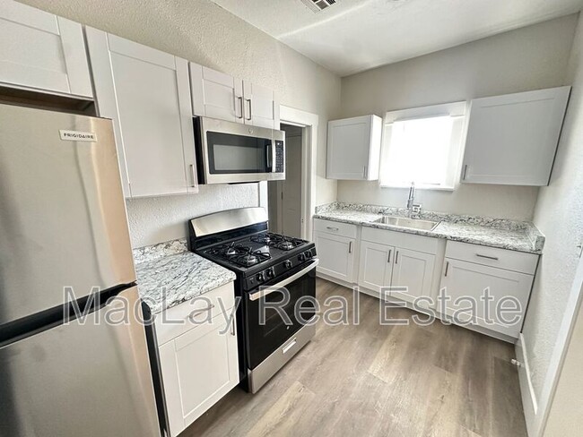 property at 2032 W Adams St