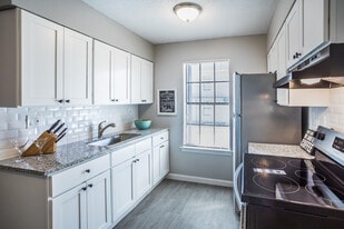 Addison Apartments III in Memphis, TN - Building Photo