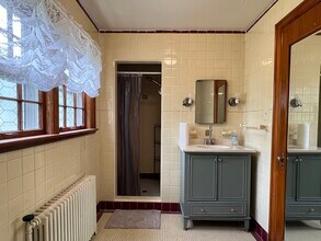209 Main St, Unit Bedroom Two - Full in Mt Hope, WV - Building Photo - Building Photo