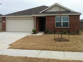 5817 Mountain Bluff Dr in Fort Worth, TX - Building Photo