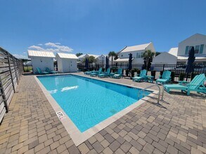 100 Seabreeze Cir in Panama City Beach, FL - Building Photo - Building Photo