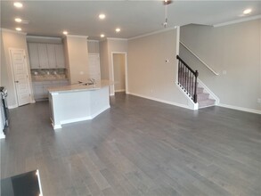 4384 Sunny Oak Ln in Norcross, GA - Building Photo - Building Photo