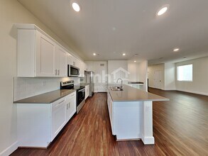 8850 Carmine Cob Ave in Las Vegas, NV - Building Photo - Building Photo