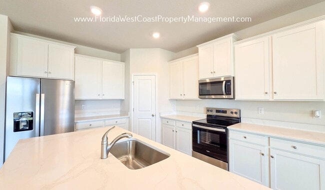 5624 Silver Moonlight Dr in Palmetto, FL - Building Photo - Building Photo