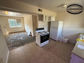 7308 N Wade School Rd in Columbia, MO - Building Photo - Building Photo