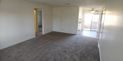 1671 Bramble Pl, Unit #3 in Redding, CA - Building Photo - Building Photo