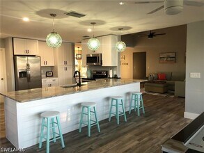 3705 SE 18th Pl in Cape Coral, FL - Building Photo - Building Photo