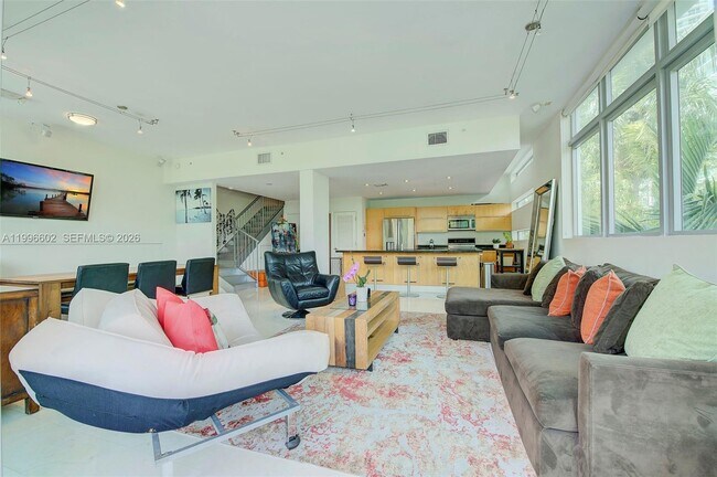 1577 Bay Rd in Miami Beach, FL - Building Photo - Building Photo