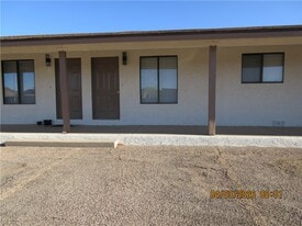 1755 Gordon Dr in Kingman, AZ - Building Photo