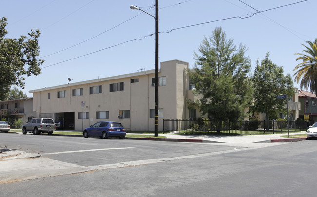 6858 Ben Ave in North Hollywood, CA - Building Photo - Building Photo