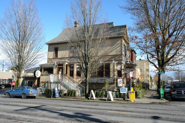 1401-1425 NW 23rd Ave in Portland, OR - Foto de edificio - Building Photo