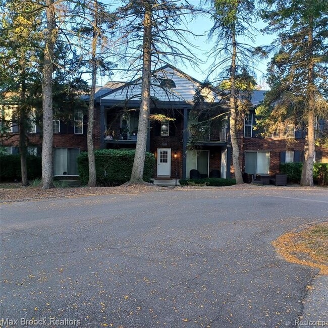 property at 31045 Pheasant Run St