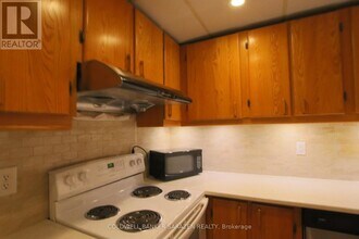 141-141 Somerset St W in Ottawa, ON - Building Photo - Building Photo