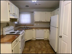 12415 Goldleaf Dr in Little Rock, AR - Foto de edificio - Building Photo