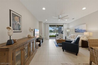 14827 Edgewater Cir in Naples, FL - Building Photo - Building Photo