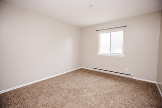 6730 Hill Ave in Toledo, OH - Building Photo - Building Photo