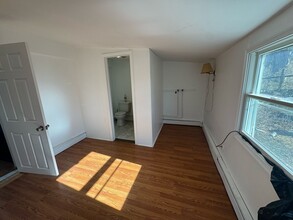 22 Spring Ln in Washington Township, NJ - Building Photo - Building Photo