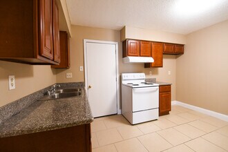 227 Belle Terre Blvd in La Place, LA - Building Photo - Building Photo