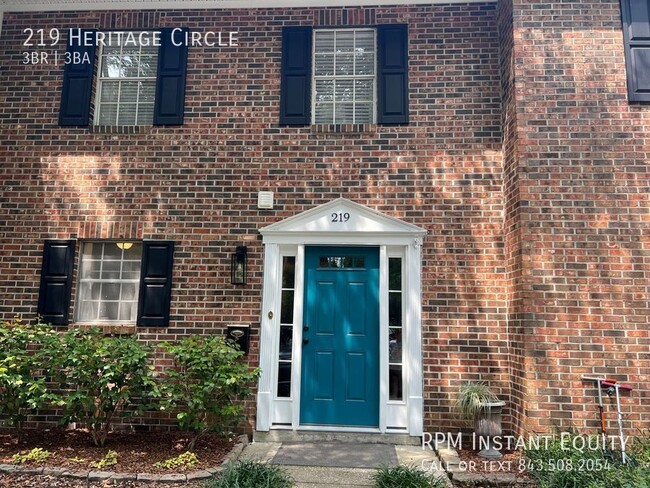 219 Heritage Cir in Mount Pleasant, SC - Foto de edificio - Building Photo