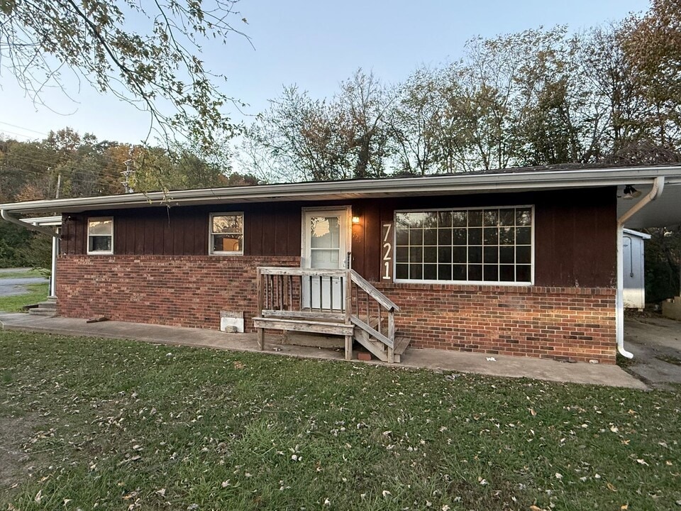 721 US-62 in Grand Rivers, KY - Foto de edificio