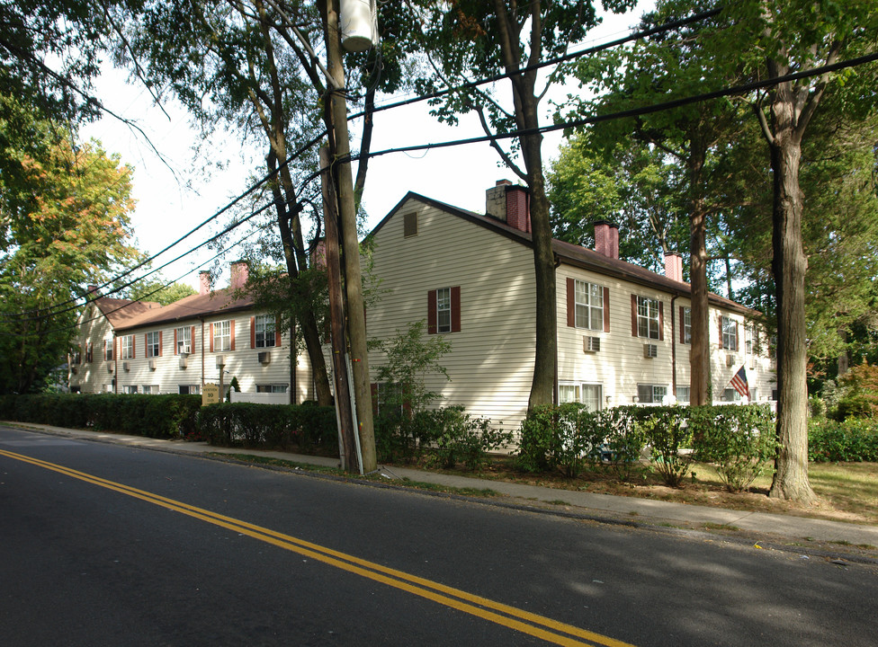 10 Westview Ave in White Plains, NY - Foto de edificio