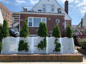 364 E Broadway, Unit Middle in Long Beach, NY - Building Photo