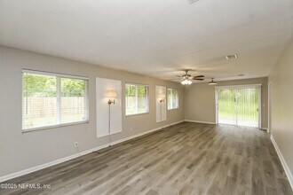 1555 Shirl Ln in Jacksonville, FL - Building Photo - Building Photo