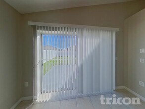 2412 Cedarfield Ln in Kissimmee, FL - Foto de edificio - Building Photo