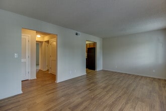 Hickory Lake in Antioch, TN - Foto de edificio - Building Photo