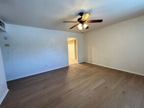 7728 W Reade Ave in Glendale, AZ - Building Photo - Building Photo