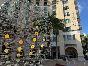 610 Clematis St in West Palm Beach, FL - Foto de edificio - Building Photo